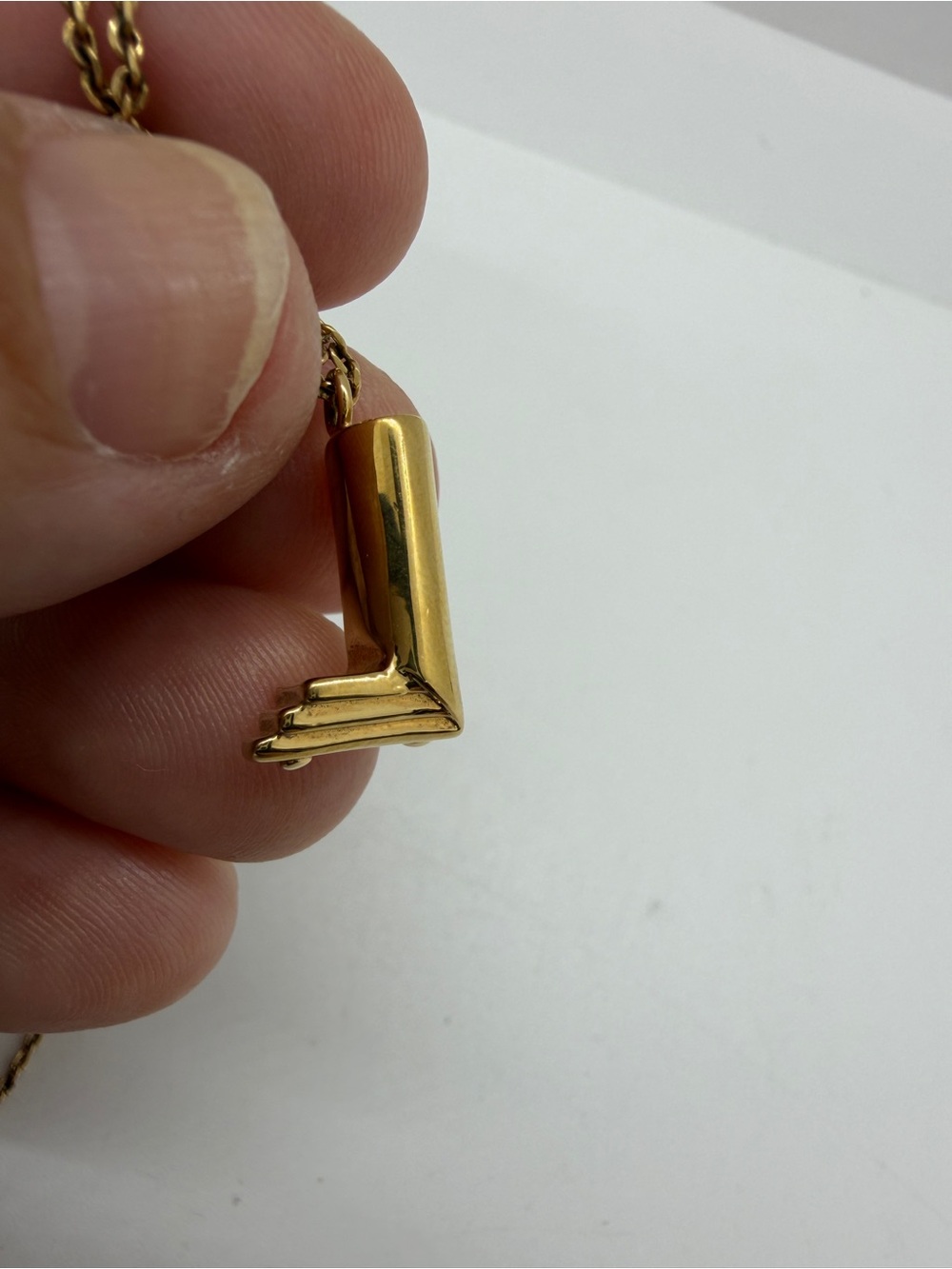 Authentic Louis Vuitton LV me “L” Necklace - Picture 9 of 12